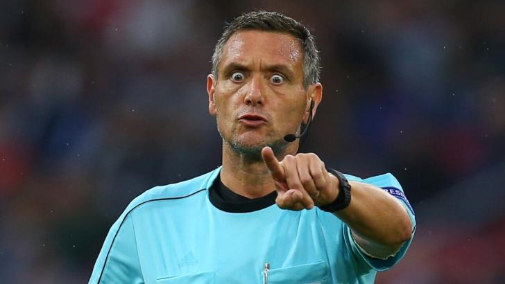Referee Andre Marriner
